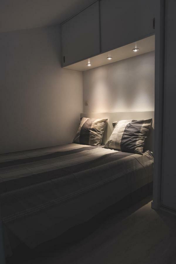 James Cook - Fairytale Factory Apartment บุสซี-แซ็ง-ฌอร์ฌ ภายนอก รูปภาพ